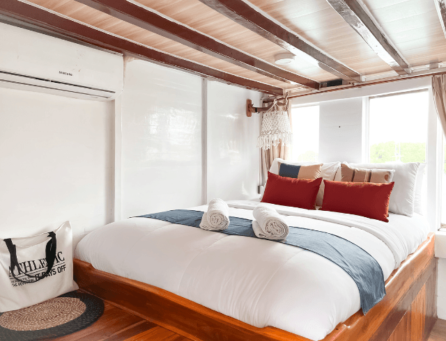 Deluxe cabin