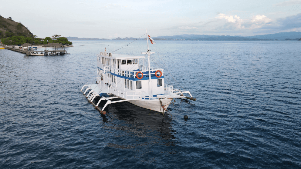 boat Osiana labuan bajo